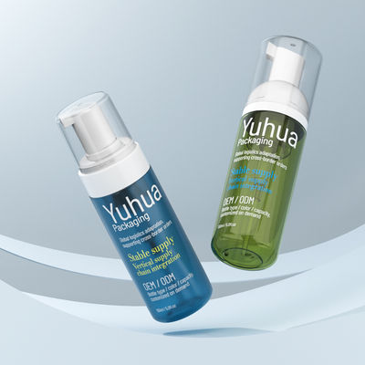 Прозрачная или пользовательская пластиковая бутылка из пены с крышкой насоса и шелковой печатью, предлагающая долговечную многоразовую упаковку для жидких продуктов